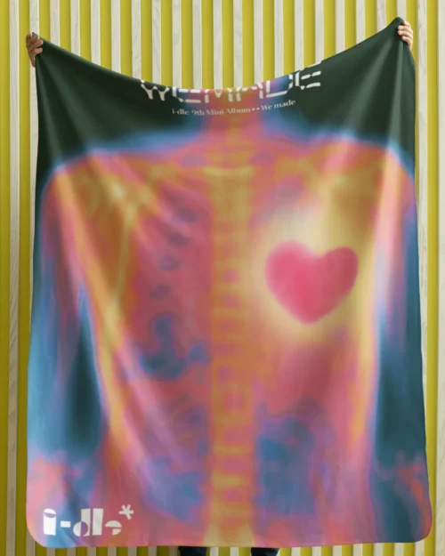 G-IDLE We Made Heart Thermal Blanket